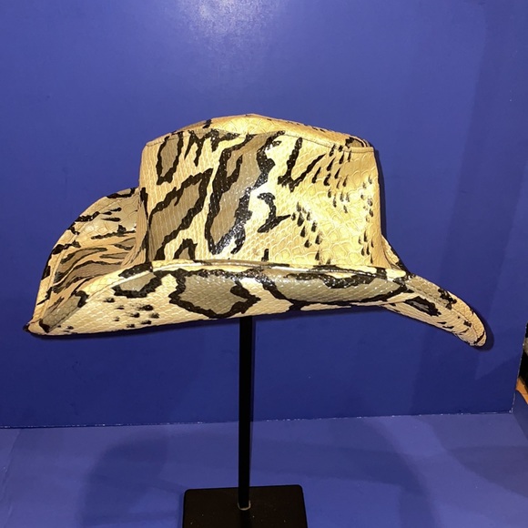 David & Young Sneaksin Cowboy Hat - Picture 3 of 5